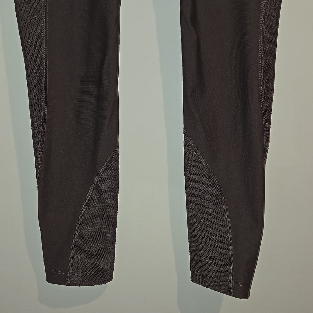 Under Armour Gray Leggings with Stretchy Fit and Wide Waistband - Picture 4 of 7